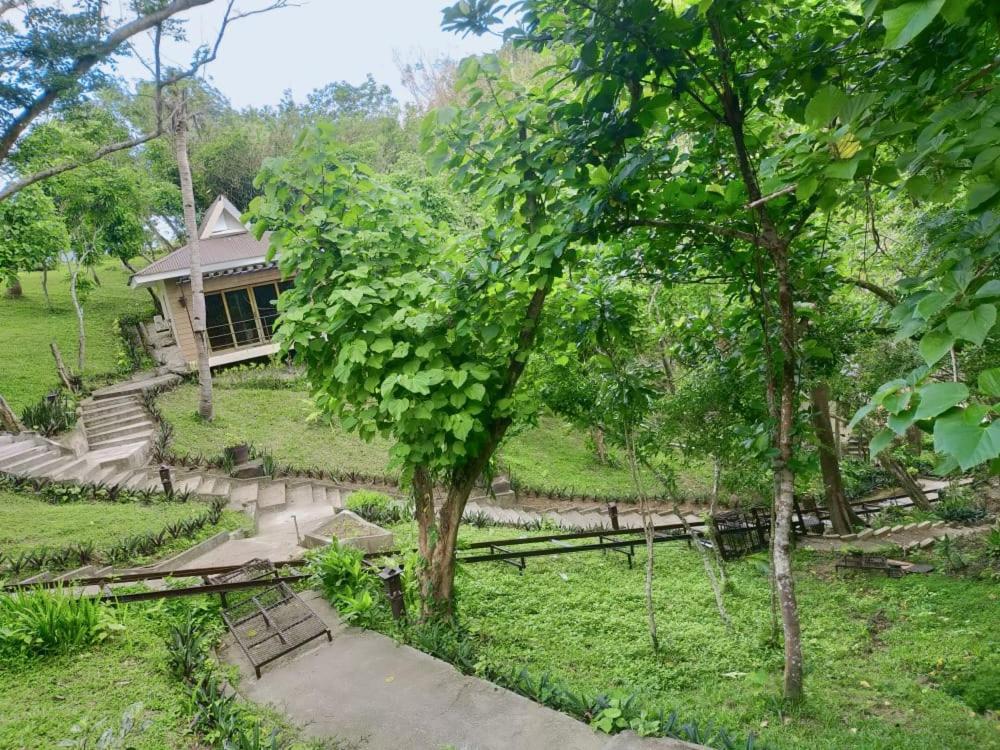 Tugawe Cove Resort Colongcocon Exterior photo