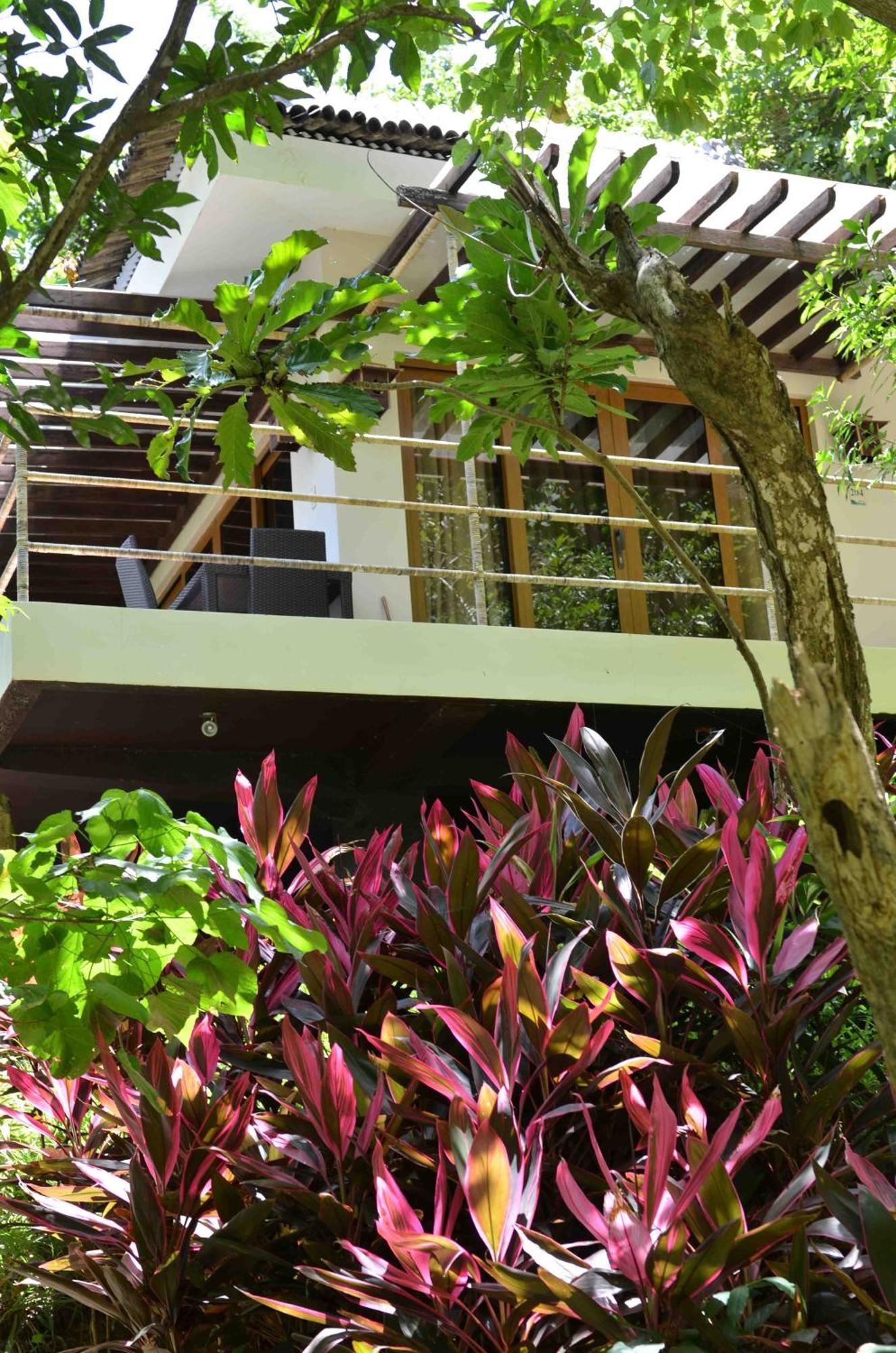 Tugawe Cove Resort Colongcocon Exterior photo